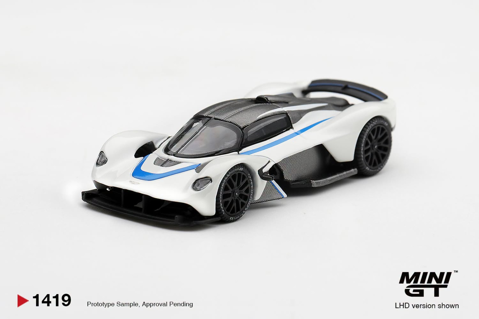 ASTON MARTIN VALKYRIE ESCAPING WHITE (MINI GT, MGT01419)