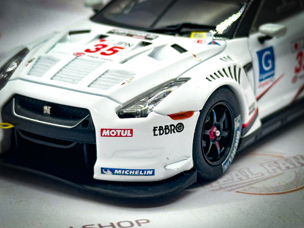 2009 Nissan GT-R GT1 Silverstone #35 7