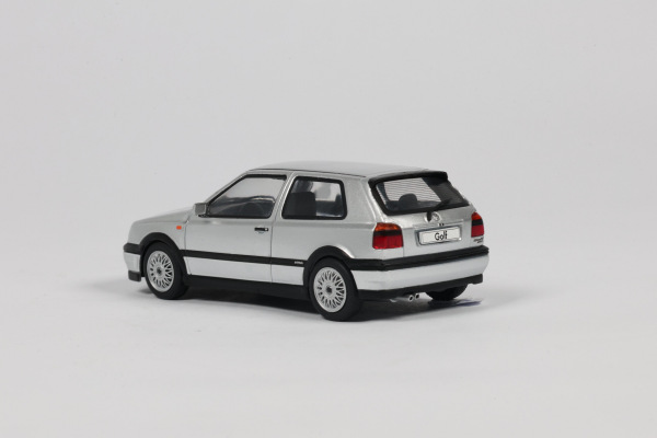 VOLKSWAGEN GOLF MKIII VR6 – DIAMANTSILBER – 1994 (SOLIDO, S4316403) 1