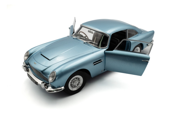 Aston Martin DB5 – Light Metallic Blue – 1964 (SOLIDO, S1807104)