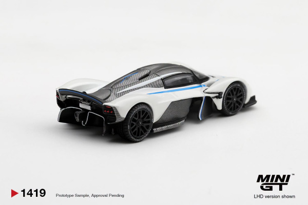 ASTON MARTIN VALKYRIE ESCAPING WHITE (MINI GT, MGT01419) 1