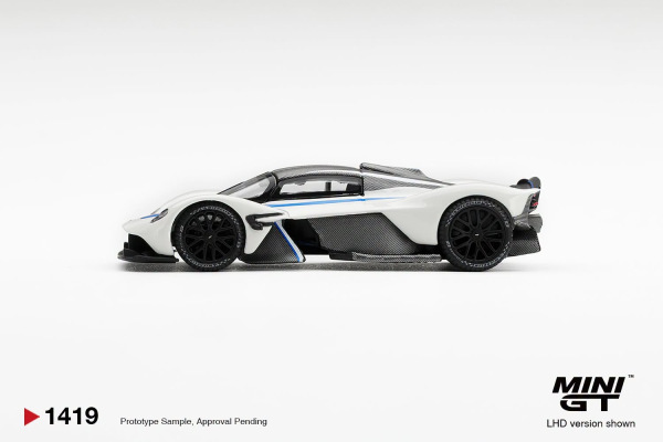ASTON MARTIN VALKYRIE ESCAPING WHITE (MINI GT, MGT01419) 2