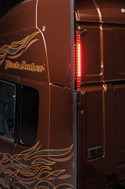 SCANIA R730 ''BLACK AMBER'' (ITALERI, 3897) 7