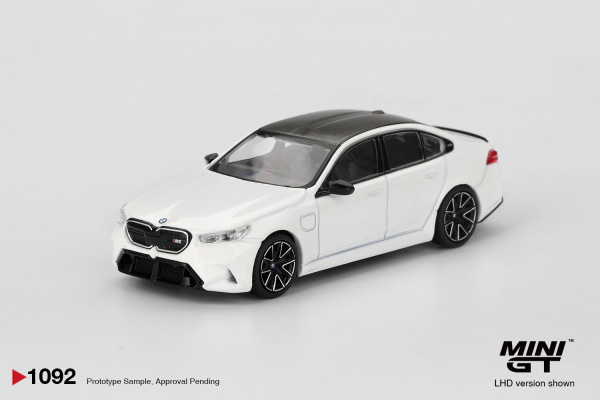 BMW M5 Alpine White (Mini GT, MGT01092-L)