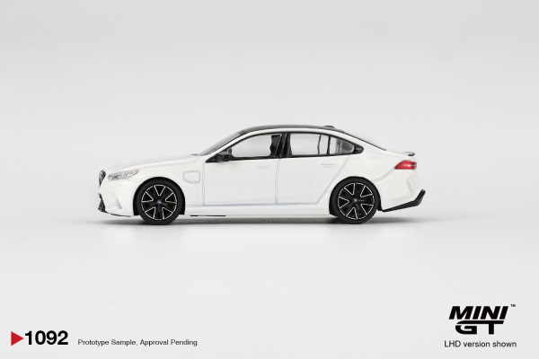 BMW M5 Alpine White (Mini GT, MGT01092-L) 2