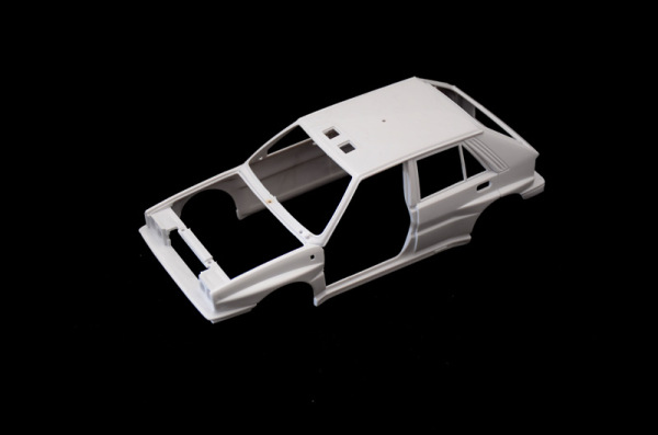LANCIA DELTA HF INTEGRALE (ITALERI, 3658) 3