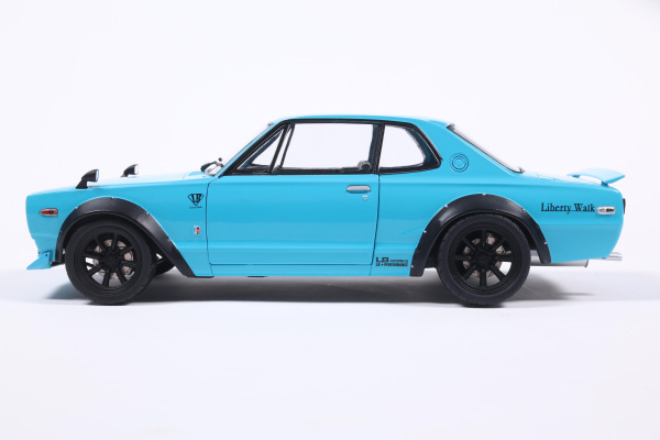 NISSAN SKYLINE 2000 GT-R (KPGC10) HAKOSUKA LIBERTY WALK – BLUE – 1970 (SOLIDO, S1813005) 3