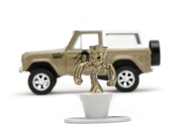 1973 Ford Bronco with Groot figure *Marvel Guardians of the Galaxy* 2